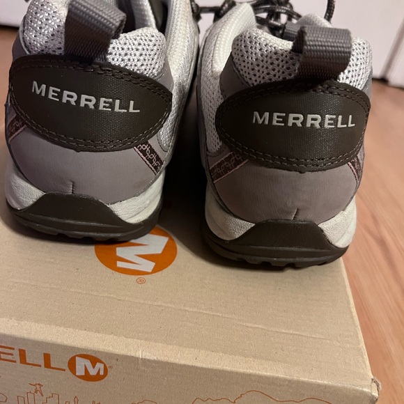 Merrell Women’s Hiking Shoes/Size 10 - Picture 4 of 5